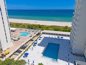 Elara Beachfront 2 Bedrooms Direct OceanView with Parking