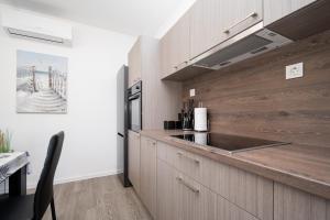 Family-friendly apartments with swimming pool Vir - Lozice, Vir - 24328