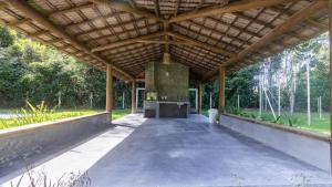 Apto completo c Varanda, Churrasqueira e Quadras