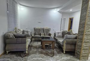 Green Palms-მწვანე პალმები