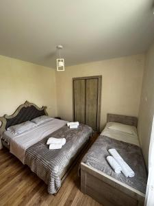 Green Palms-მწვანე პალმები