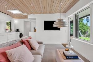 Where Lake Meets Forest