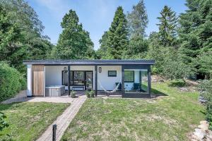 Where Lake Meets Forest