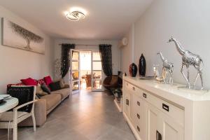 Amazing 2 Bedroom Apartment Central Location