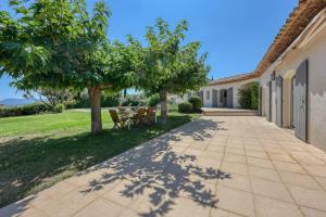 Maisons de vacances Charming Provencal house with swimming pool : photos des chambres