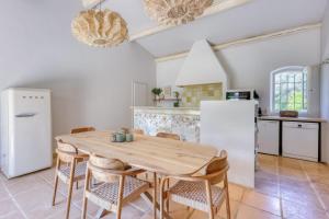 Maisons de vacances Charming Provencal house with swimming pool : photos des chambres