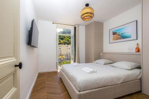 SERRES - 1 ER ETAGE - Agréable appartement - Frontière Monaco - Vue Mer