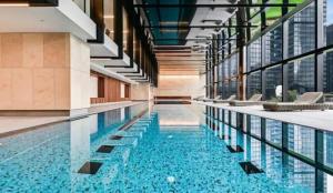 54D Flinders St Abnb-Style 2BR with Balcony, View & Free Parking