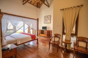 Classic Pool villa with kitchen