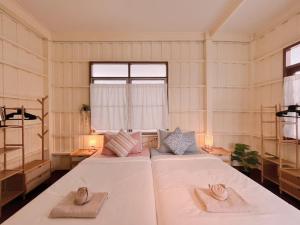 Entire House 3BR - White and Green Guesthouse