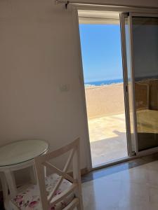 Spacious apartment with sea view