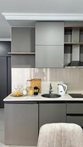 Sunrise seaside apartment