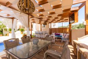 Eva & Dimitrios Villas, Captivating Oasis with Pools & BBQ, By ThinkVilla