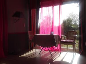 B&B / Chambres d'hotes La Chaussee d'Olivet en Mayenne : photos des chambres
