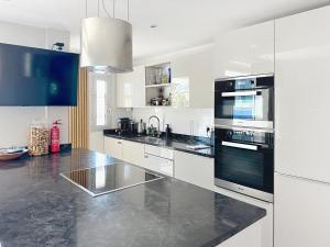 Stylish 1-bedroom apartment with sea view on La Croisette