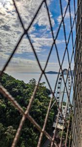 Loft com piscina frente ao mar