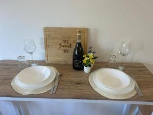 Near Airport Malpensa Pvt Room with Pvt Bath and Kitchen Check-in 24h