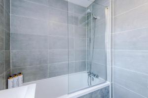 NEW! 2BR with Parking, Near Manchester City