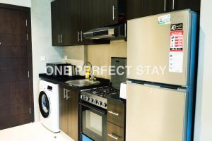 Modern Studio 10 Mints Away From Expo Pool & Gym