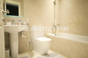 Modern Studio 10 Mints Away From Expo Pool & Gym