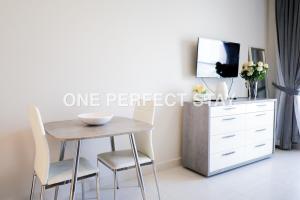 Modern Studio 10 Mints Away From Expo Pool & Gym