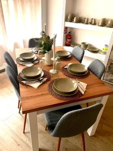 NEU- APPARTMENT in HAGEN nähe DORTMUND - 3 Parking! 3 Double-Bed! 2 Bedrooms, WIFI, COFFEMASHINE-Fully Automatic, KITCHEN, NETFLIX,DISNEY,MAGENTA