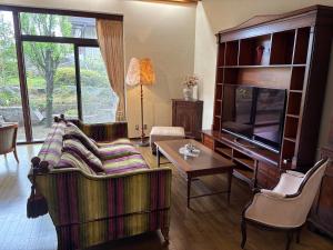 RESIDENCE AKATSUKI 中庭と坪庭で和洋を愉しむ一棟貸し 8名広々238平米 八王子ic近く