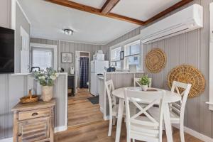 The Seahorse - The Heart of Hampton Beach