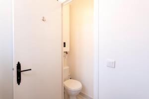 L4 Fayad 2BDR Hotel des Postes Central, Massena AC 2Balconies