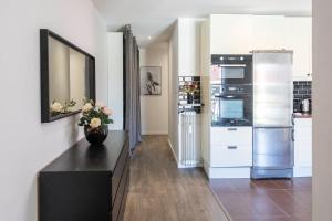 L4 Fayad 2BDR Hotel des Postes Central, Massena AC 2Balconies