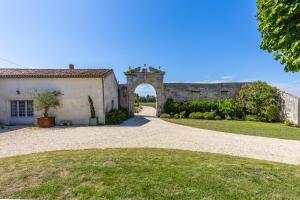 Appartements Chateau du XVIIe siecle - Piscine Petanque & Barbecue : photos des chambres