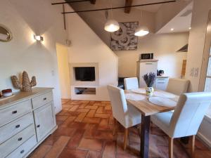 Villages vacances Les Garrigues de la Vallee des Baux : photos des chambres