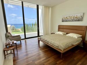 Sea front villa in Cap St George resort