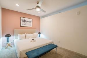 Boulevard Stays Modern Roosevelt Row Suite 1BR Pool Gym 7