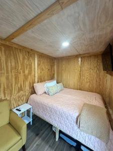Creekside Villa 1 bed room