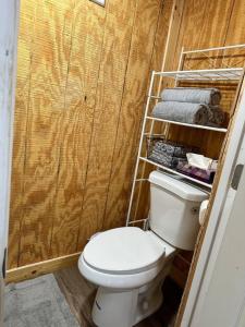 Creekside Villa 1 bed room