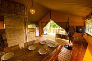 Campings Camping et Lodges de Coucouzac : photos des chambres