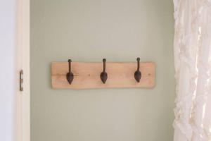 Central Picton Apartment, Sleeps 8; The Iron Horse