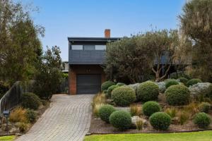 Mid Century on Eastview