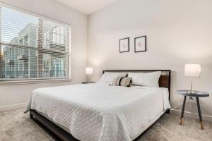 Boulevard Stays Direct Trail Access Parking Pool Gym 02