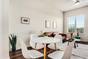 Boulevard Stays Direct Trail Access Parking Pool Gym 04