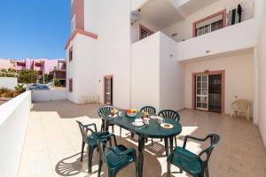 Topside Luz Guesthouse