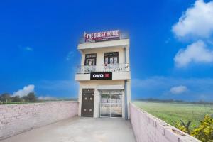 SPOT ON by OYO The Guest Hotel