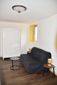 Appartements petit studio, Tout equipe, canape lit : photos des chambres