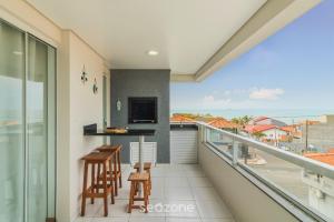 Apto Vista Mar Lateral a 120m da Praia EEI0303