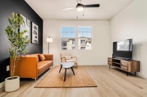 Boulevard Stays Chic 1BR Near Stadium Pool Access Gym & Free Parking