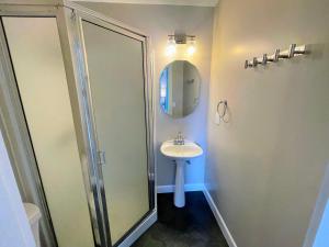 Lake Chelan Manor Room #4