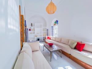Riad Suite 1 min from Bab Saida Bab Oukla