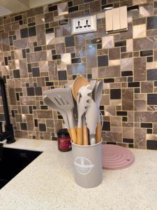 Near Mactan Airpor Hideout Condo