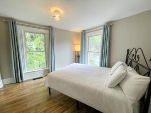 Lake Chelan Manor Room #5